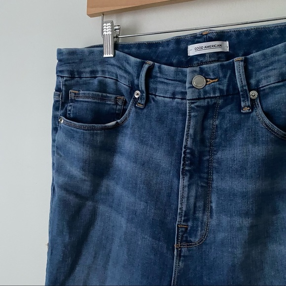 ⭐️ Good American | Light Wash High Rise Good Legs Raw Hem Skinny Jeans - Picture 2 of 10